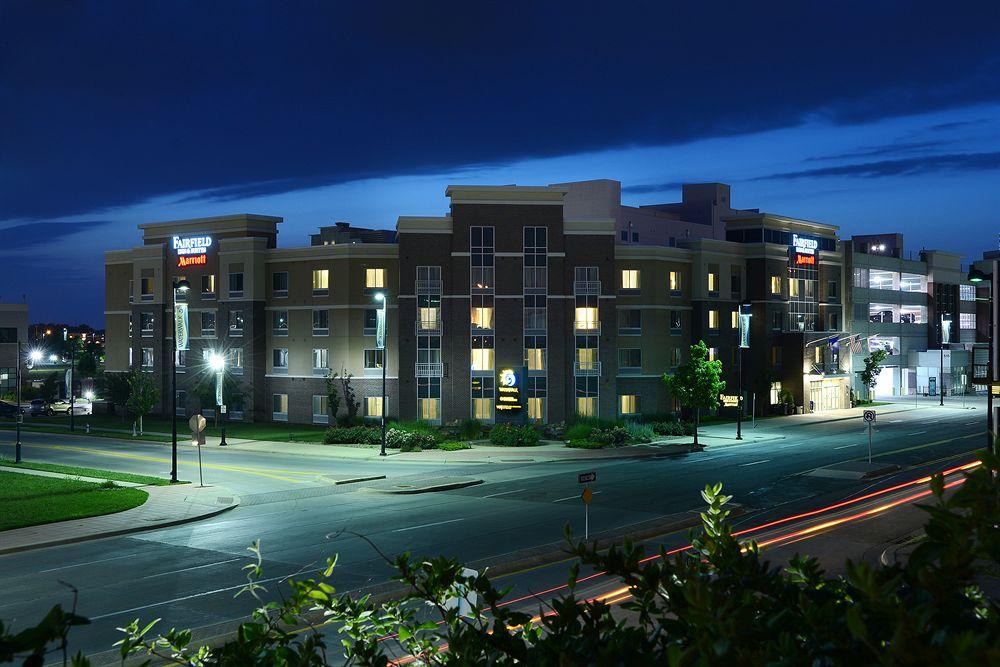 Fairfield Inn & Suites By Marriott Wichita Downtown Exteriör bild