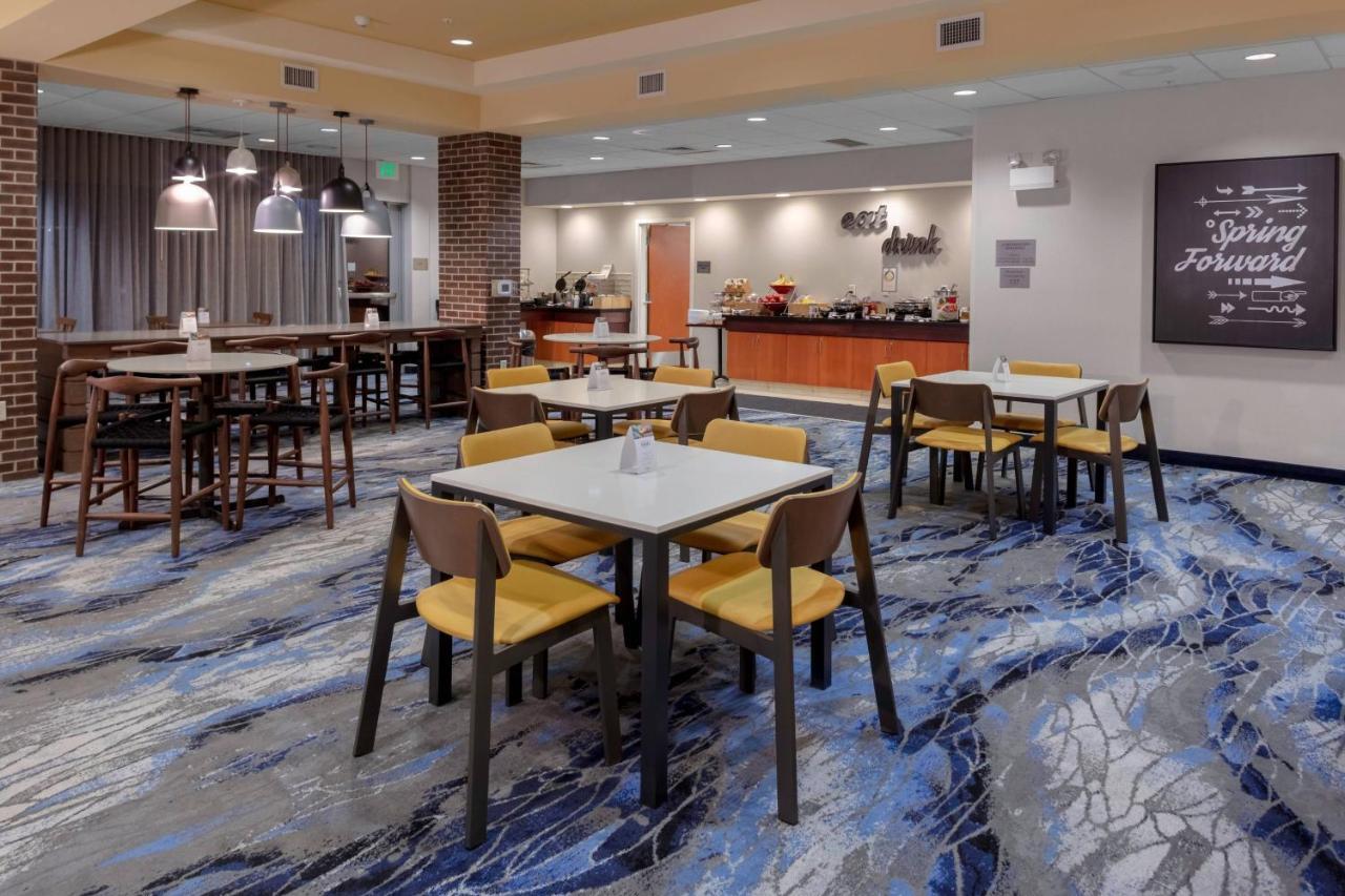 Fairfield Inn & Suites By Marriott Wichita Downtown Exteriör bild