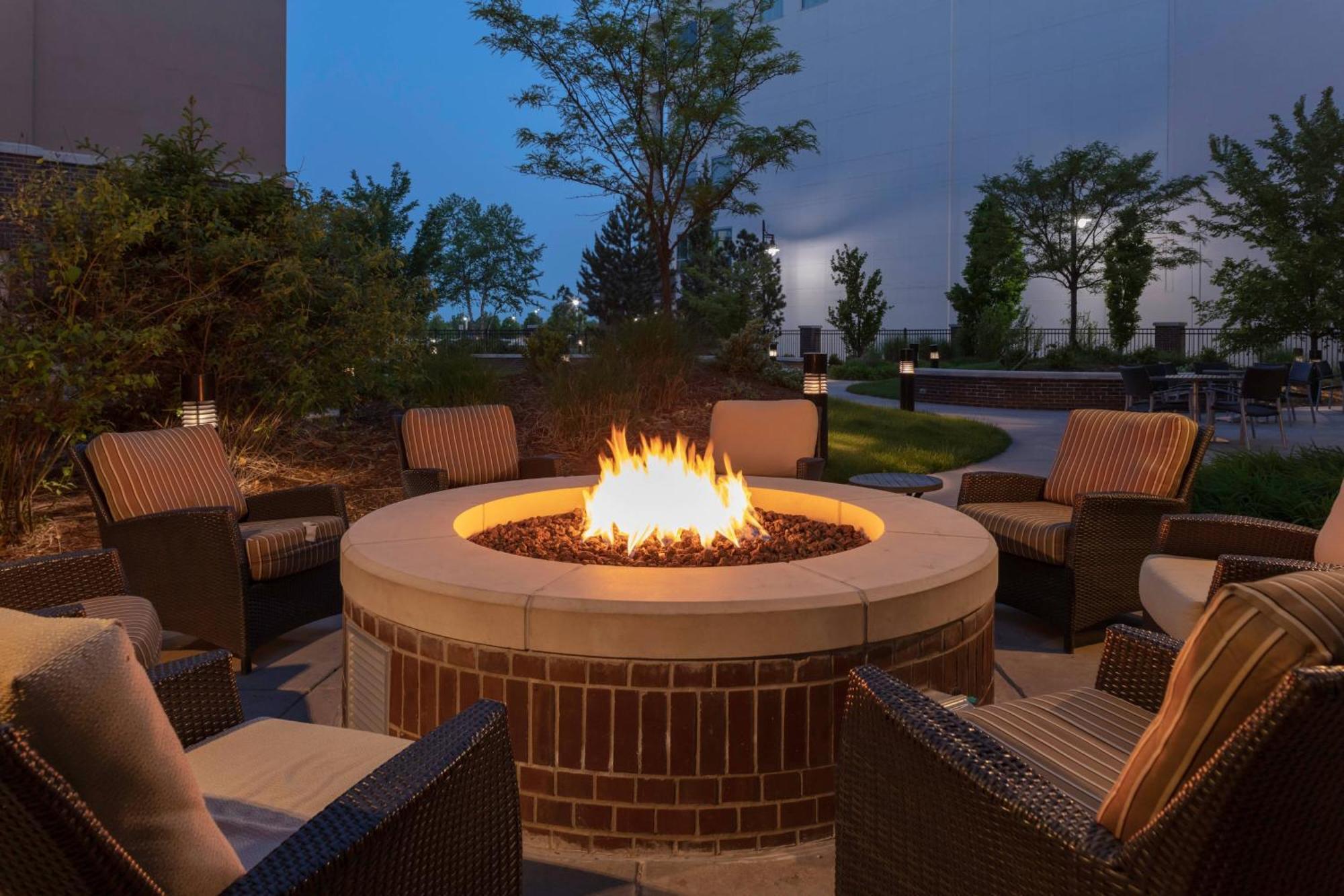Fairfield Inn & Suites By Marriott Wichita Downtown Exteriör bild