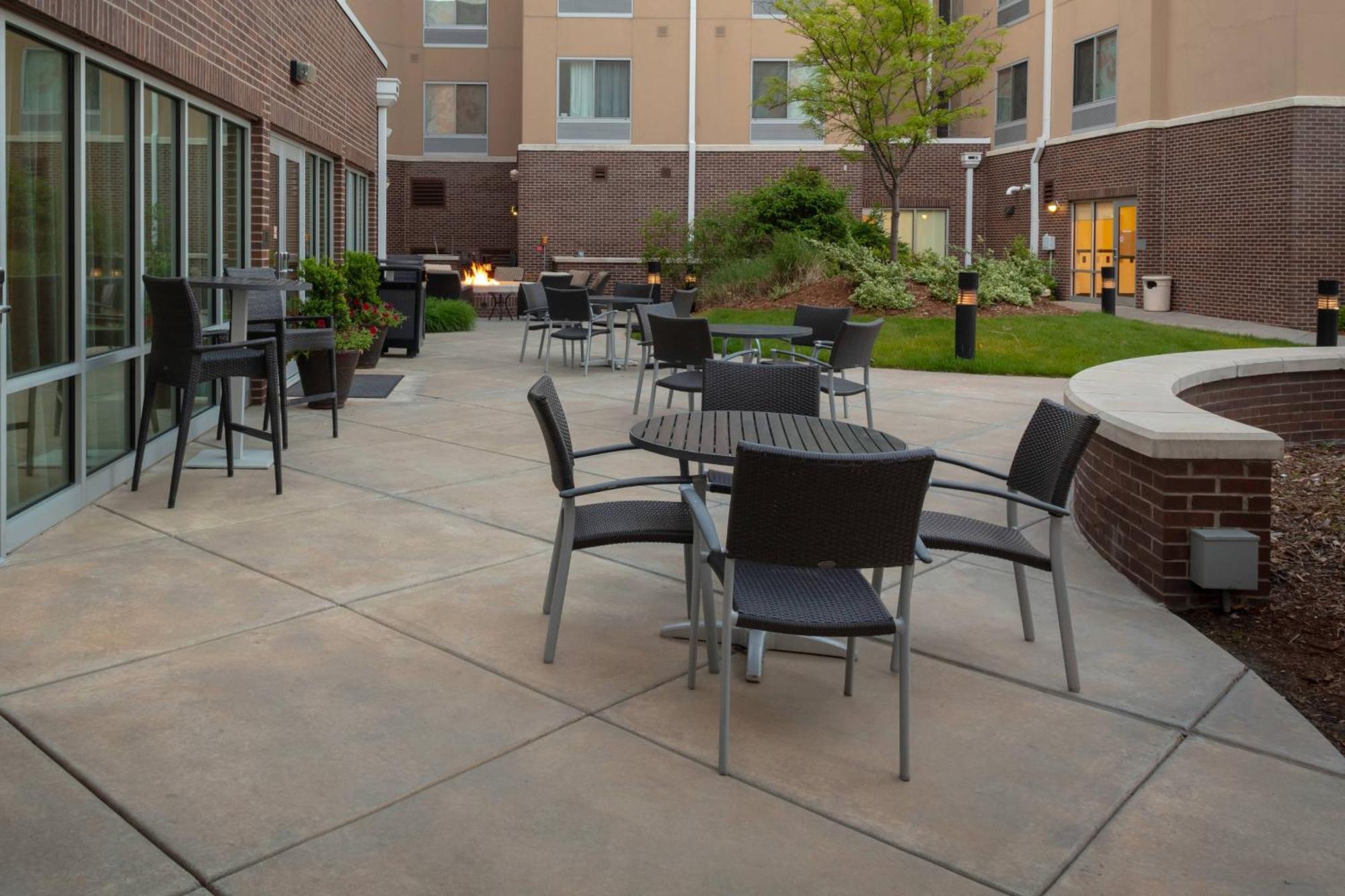 Fairfield Inn & Suites By Marriott Wichita Downtown Exteriör bild